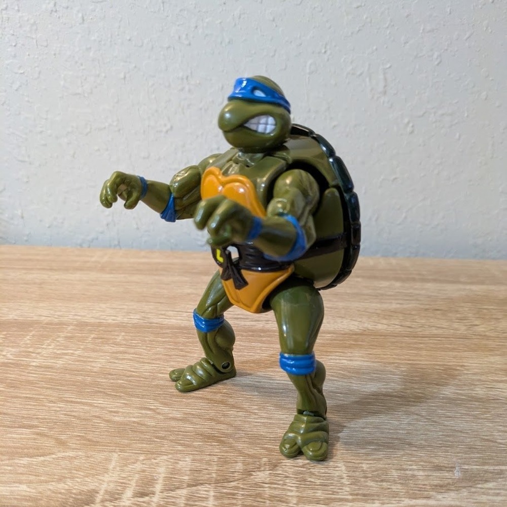 Vintage 1992 TMNT Mutatin Leonardo Action Figure‎ Playmates Toys Transforming - Picture 2 of 8